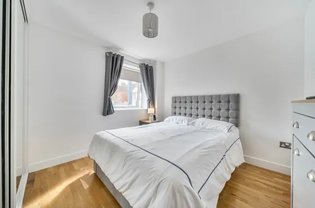Victoria Road, Swindon, SN1, photo 3