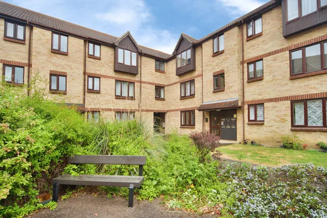 Spring Close, Dagenham, RM8, photo 1