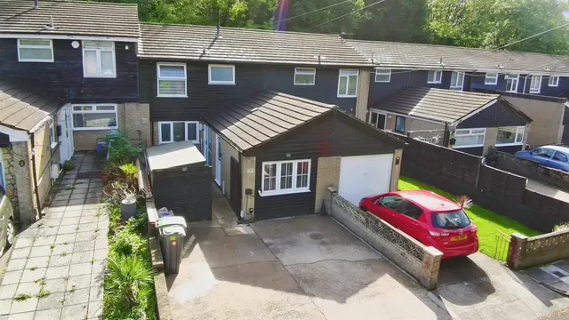 3 bedroom house, Woodlands Park Drive, Cardiff, CF5