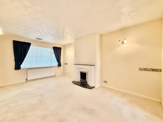 Severn Avenue, Greenmeadow, photo 2