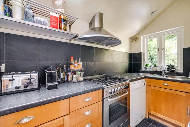 2 bedroom flat — St. Maur Road, London, SW6