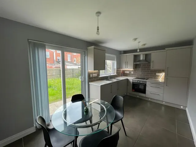 Kitchener Street, Belfast, BT12, photo 2