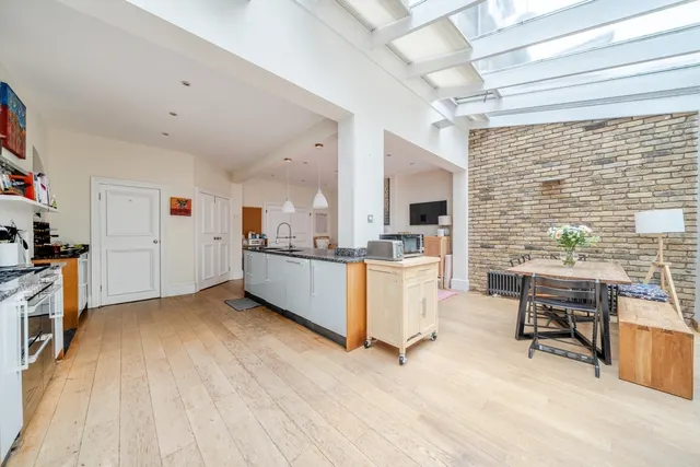 Durham Road, SW20, photo 2