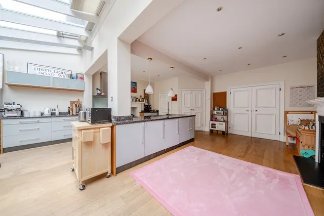 Durham Road, SW20, photo 3