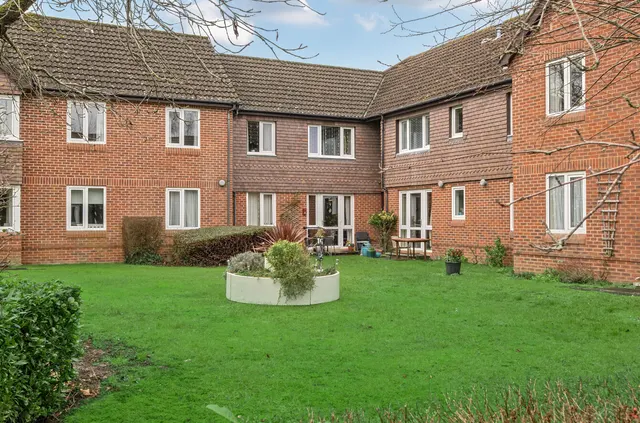 Terrace Road South, Binfield, RG42, photo 1