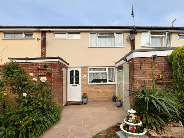 Holtspur Way, Beaconsfield HP9 1DY, photo 1