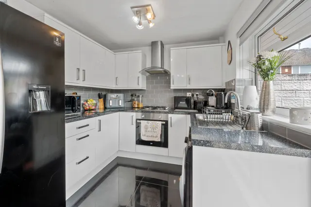 Photo 3 — Chester Drive, Ashton-In-Makerfield, Wigan, Wigan, WN4 9JB