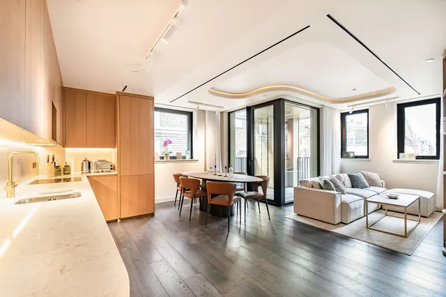 Fareham Street, London, W1F 8BB, photo 1