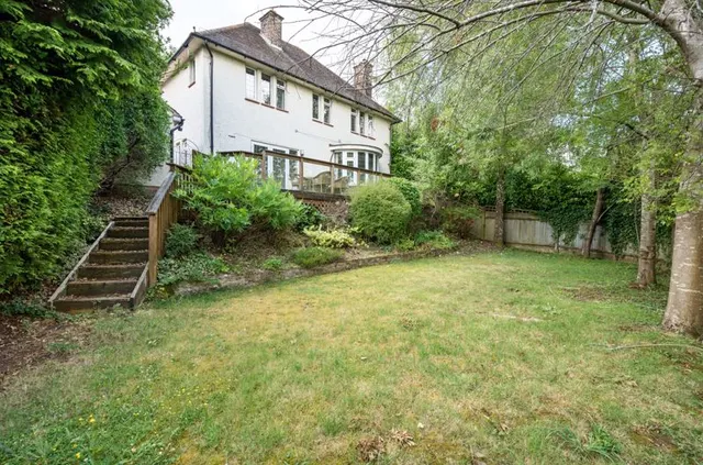 Purley Hill, Purley CR8 1AN, photo 1
