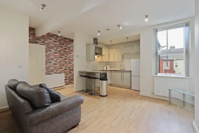 Queens Road, Highfield, Sheffield, photo 1
