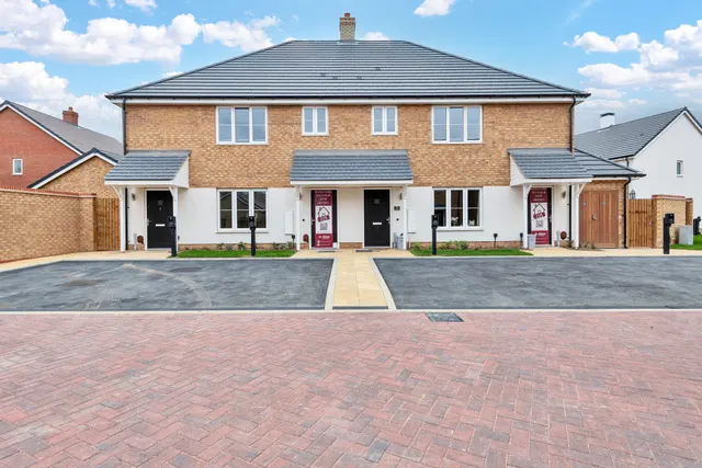 PLOT 60 The Myrtle, Royal Gardens, Wixams, MK45 3GJ, photo 1