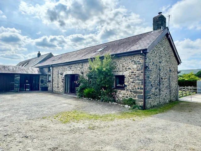 Photo 2 — Glanirfon, Llanwrtyd Wells, Powys, LD5 4RR