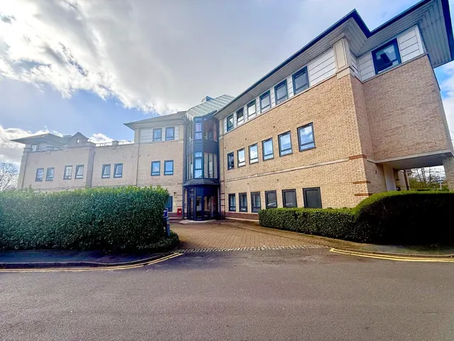 Maybury Close, Frimley, Camberley, Surrey, GU16 7AX, photo 1