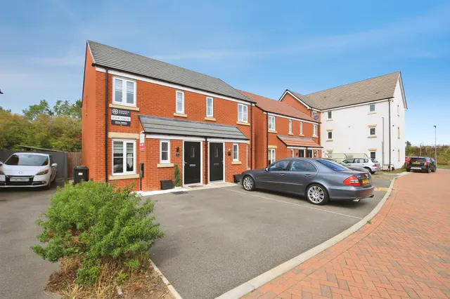 Wilton Avenue, Hampton Gardens, Peterborough, photo 1