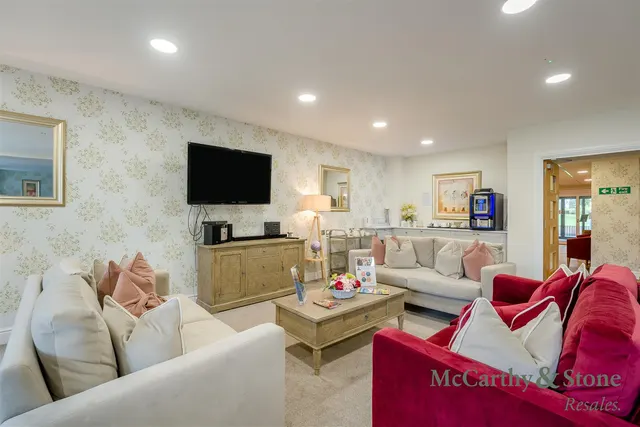 St. Georges Road, Cheltenham, GL50, photo 1