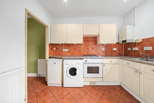 Conquest Road, Addlestone, KT15, photo 3