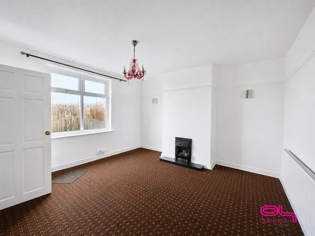 French Grove, Bolton, BL3, photo 2