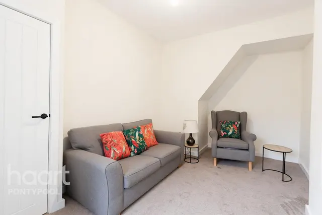 Railway Terrace, Pontypool, NP4, photo 3