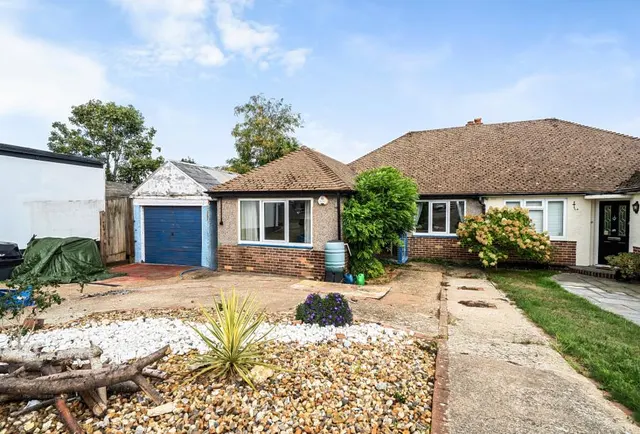 Lodge Close, Orpington, BR6, photo 1