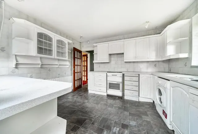 Lodge Close, Orpington, BR6, photo 3