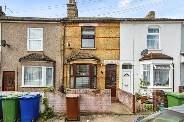 Belmont Road, Grays, RM17, photo 1