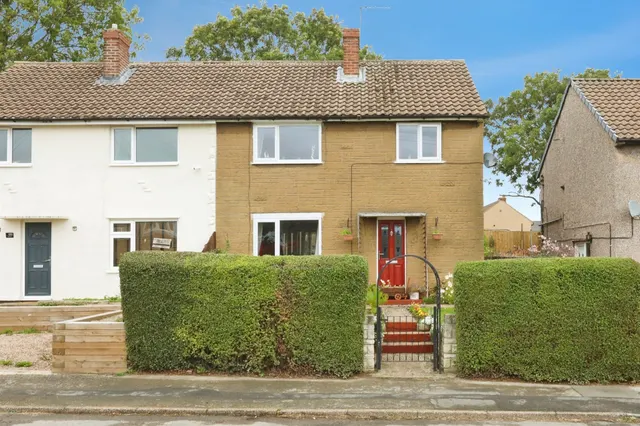 Long Lane, Carlton-In-Lindrick, S81, photo 1