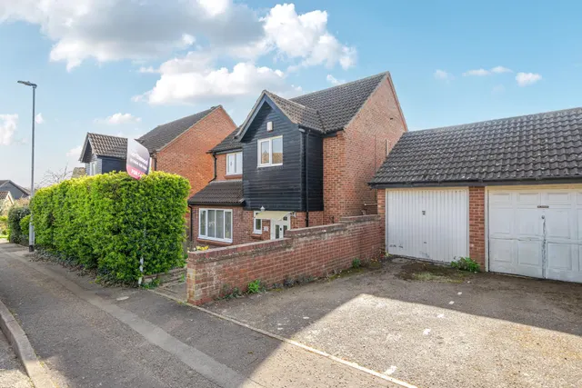 Daimler Close, Rectory Farm, NN3, photo 1