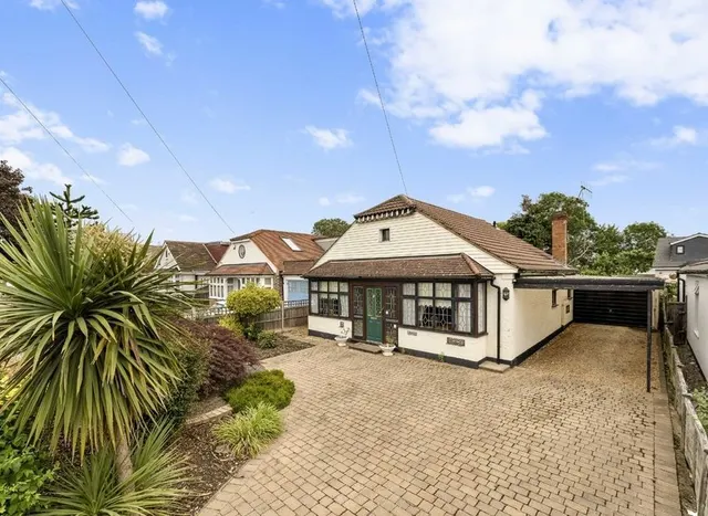 Scotts Avenue, Sunbury-On-Thames, TW16, photo 1