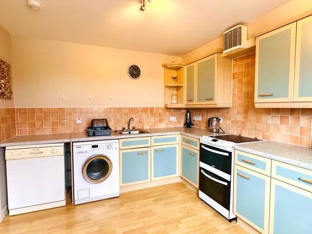Regent Walk, Linksfield, AB24, photo 3