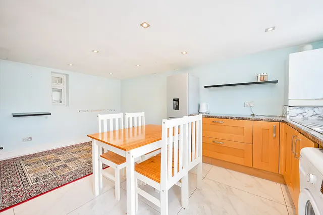 Photo 3 — 67 Warren Drive South, Surbiton