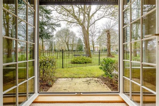 Old College Road, Newbury, RG14, photo 3