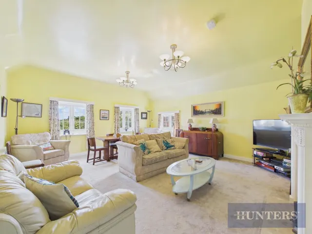 Esplanade Crescent, Scarborough, YO11, photo 3