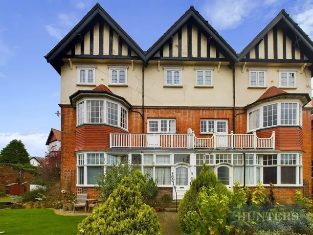 Esplanade Crescent, Scarborough, YO11, photo 1