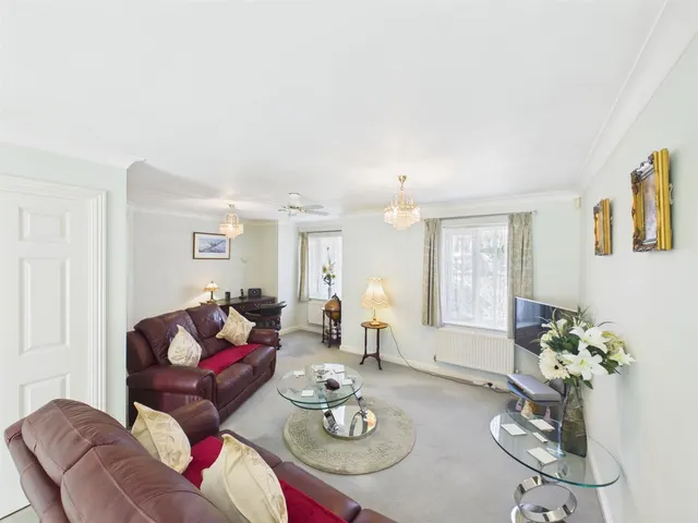 Photo 2 — Woodside Close, Ruislip, HA4 7BH