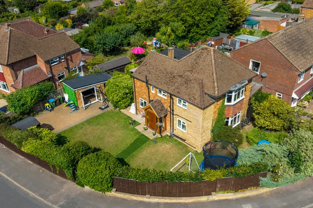 Manor Crescent, Wendover, HP22, photo 1