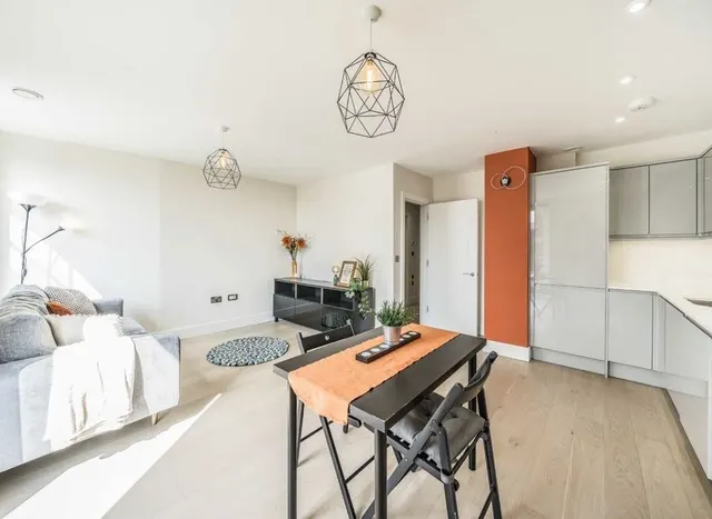 The Broadway, Ealing, W5, photo 1