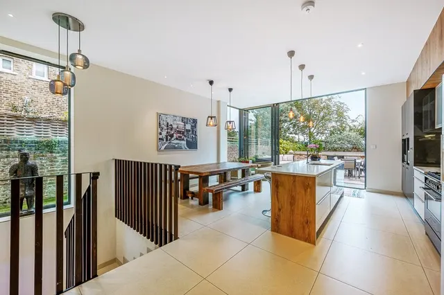 Ranelagh Road, London, W5, photo 1