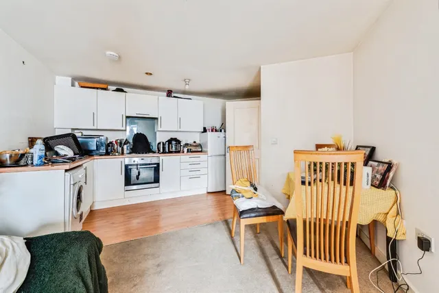 Harding Street, Swindon, SN1, photo 3