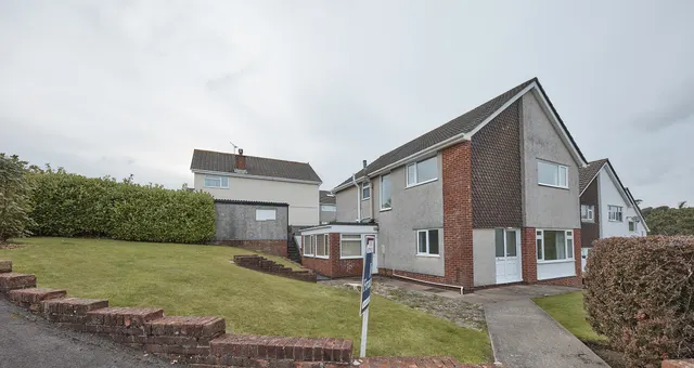 Radyr Avenue, Mayals, SA3, photo 1
