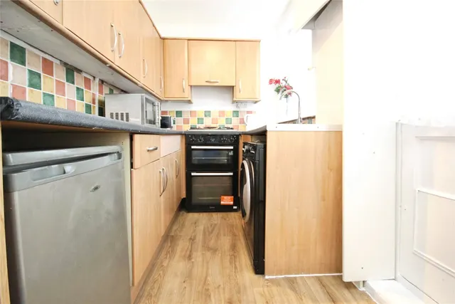 Photo 3 — Green Lane, Dagenham, RM8