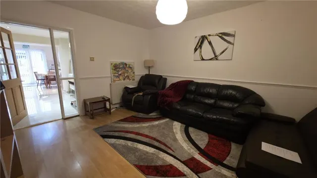 Edinburgh Street, Swindon, SN2, photo 2