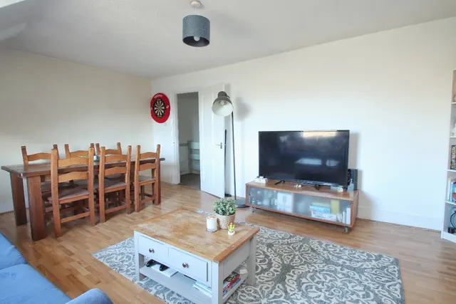 Photo 2 — 15 Adrian Square, Westgate-on-Sea, Kent, CT8 8SU