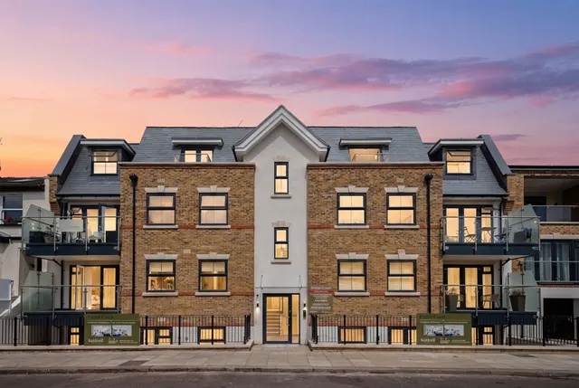 Berrymede Road, London, photo 1