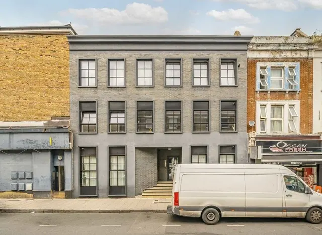 Greyhound Road, Hammersmith, W6, photo 1