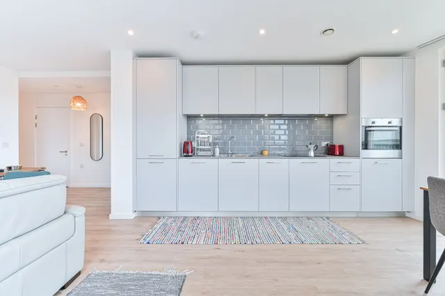 Photo 3 — Flat 23, Catalina Apartments, LONDON