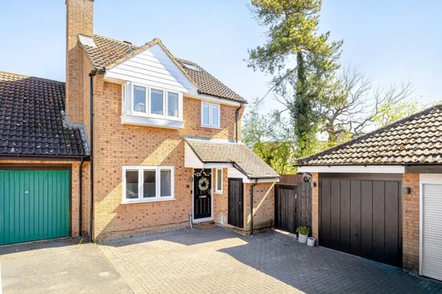 with 4 bedrooms in Bishop's Stortford, CM23, photo 1