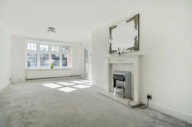 Walpole Road, Old Windsor, SL4, photo 2