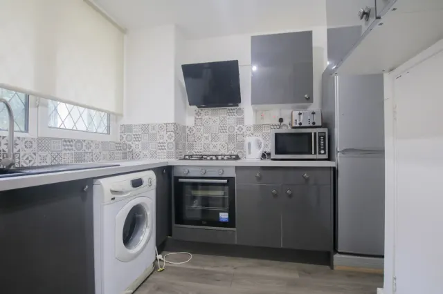 Hartington Road, SW8, photo 1