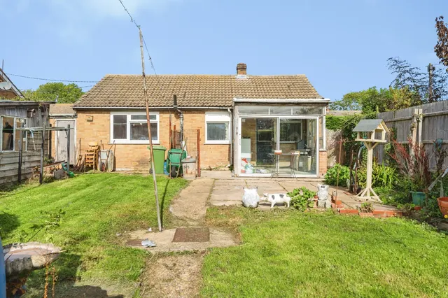Oaklands Avenue, Huntingdon, PE28, photo 2