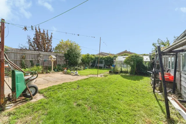 2 bedroom house, Oaklands Avenue, Huntingdon, PE28